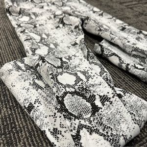 Women’s KORAL White Fashion Design Leggings- Size XS